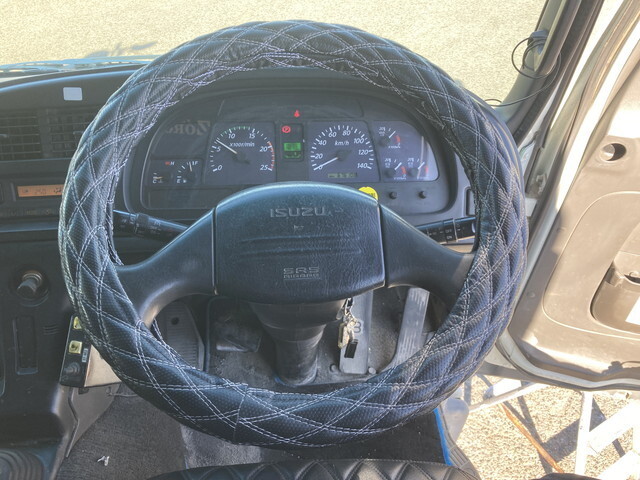 いすゞギガダンプ大型（10t）[写真35]