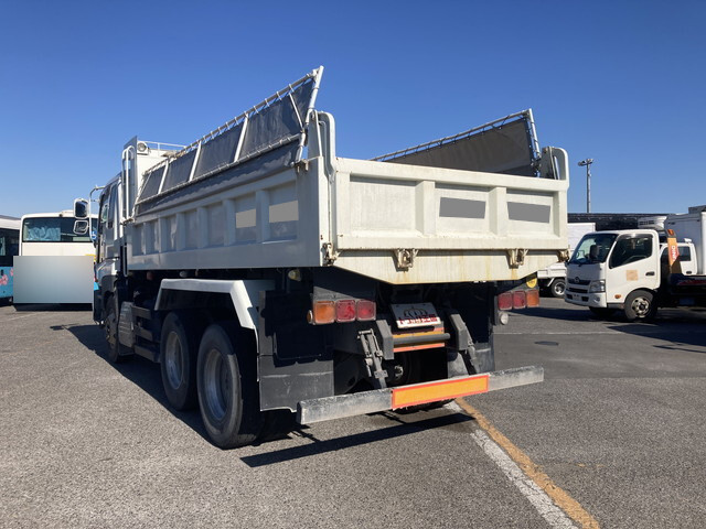 いすゞギガダンプ大型（10t）[写真04]