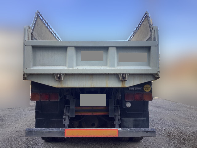 いすゞギガダンプ大型（10t）[写真09]