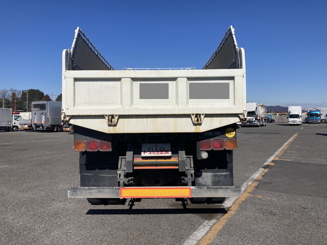 いすゞギガダンプ大型（10t）[写真09]