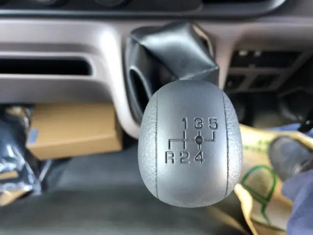 三菱ふそうキャンターダンプ小型（2t・3t）[写真12]