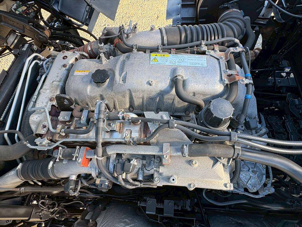 いすゞギガセルフクレーン4段大型（10t）[写真15]