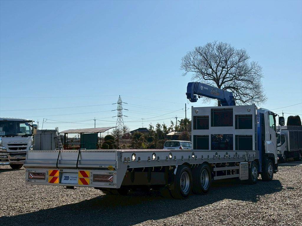 いすゞギガセルフクレーン4段大型（10t）[写真03]