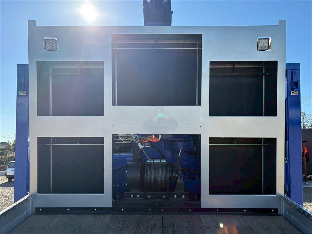 いすゞギガセルフクレーン4段大型（10t）[写真05]