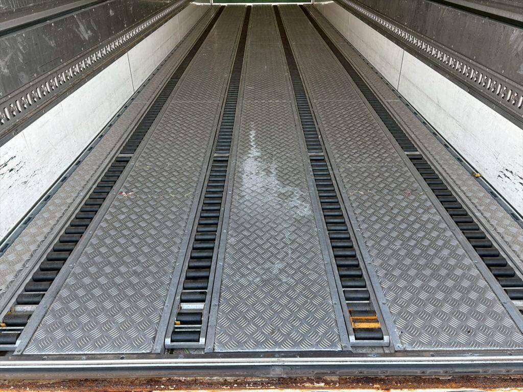 UDトラックスクオン冷蔵冷凍ウイング大型（10t）[写真08]