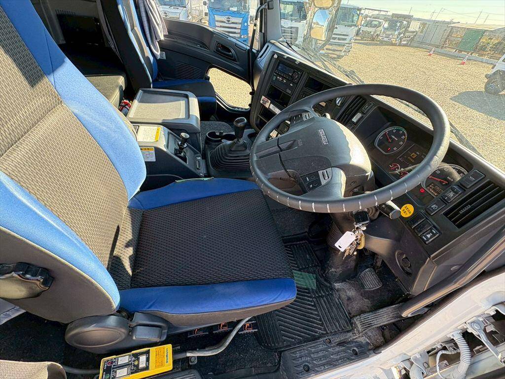 いすゞギガコンテナ専用車大型（10t）[写真21]