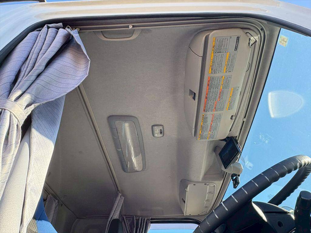 いすゞギガコンテナ専用車大型（10t）[写真23]