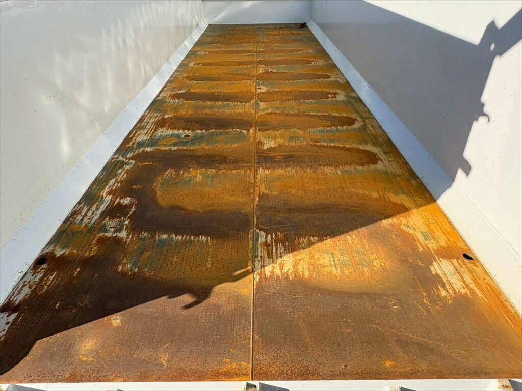 いすゞギガコンテナ専用車大型（10t）[写真08]