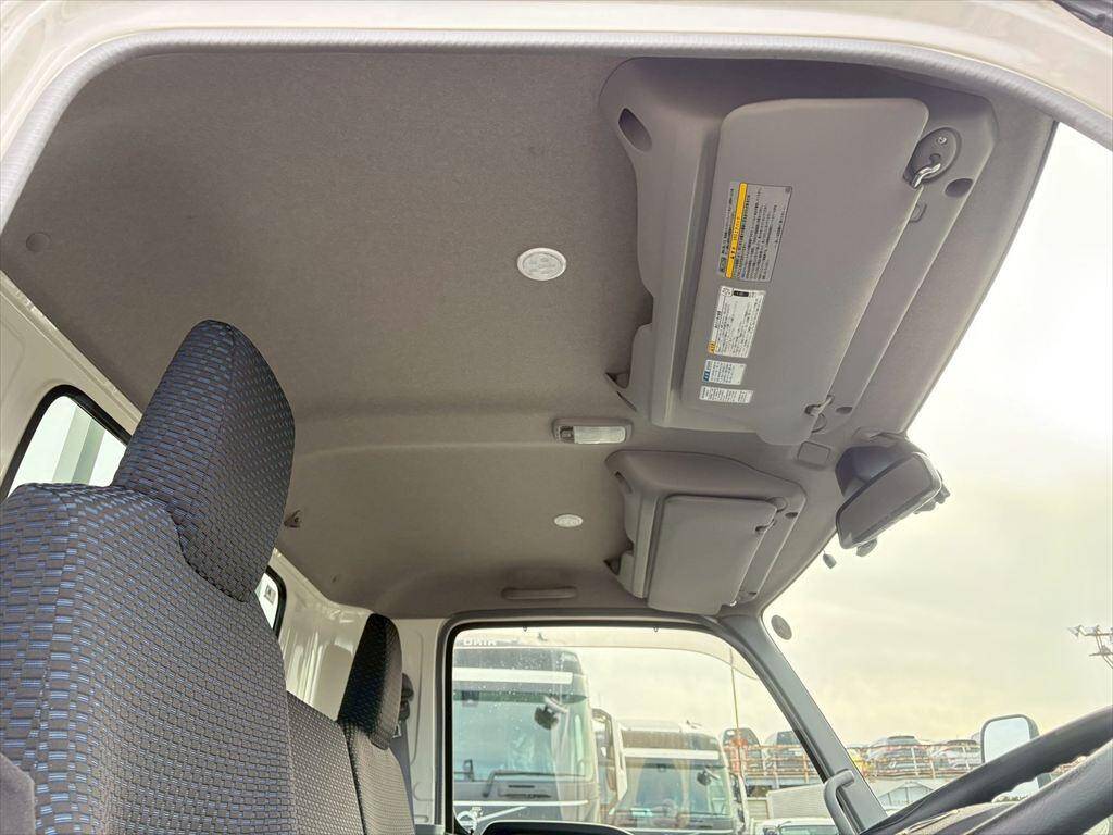 日野デュトロ平ボディ小型（2t・3t）[写真20]