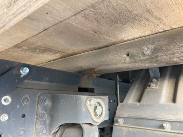 三菱ふそうキャンター平ボディ小型（2t・3t）[写真17]