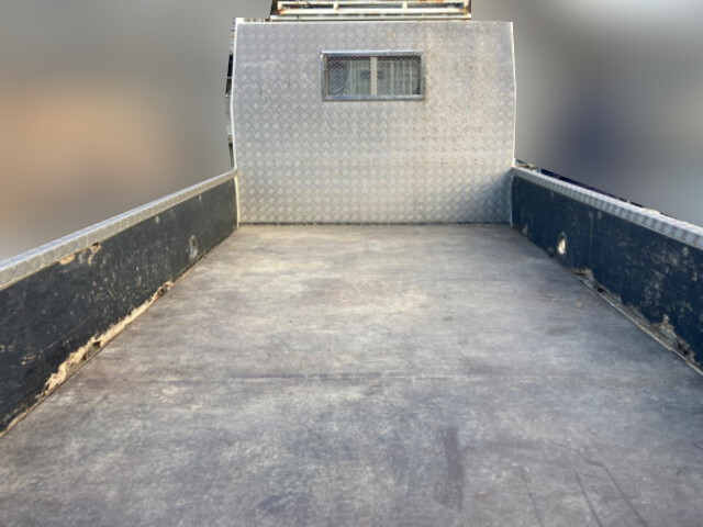 三菱ふそうキャンター平ボディ小型（2t・3t）[写真07]