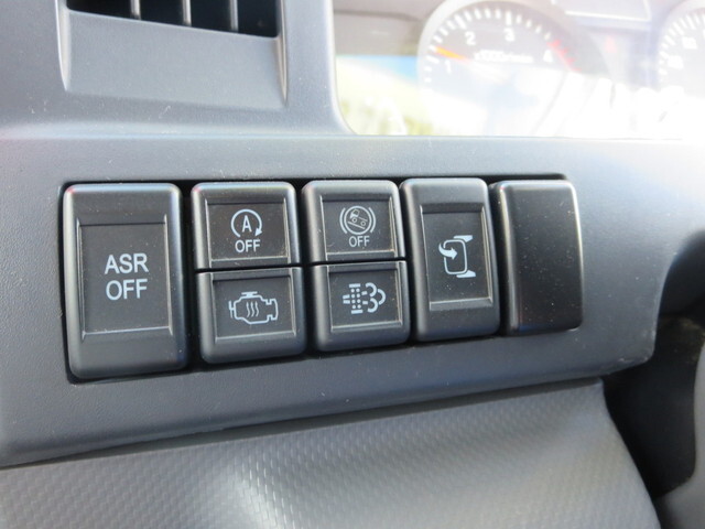 その他のメーカーエルフダブルキャブ（Wキャブ）小型（2t・3t）[写真24]