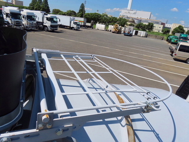 三菱ふそうファイターミキサー車（コンクリートミキサー）中型（4t）[写真26]