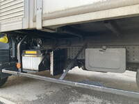 三菱ふそうキャンターアルミバン小型（2t・3t）[写真11]