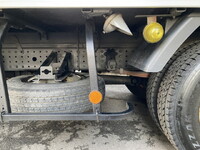 三菱ふそうキャンターアルミバン小型（2t・3t）[写真12]