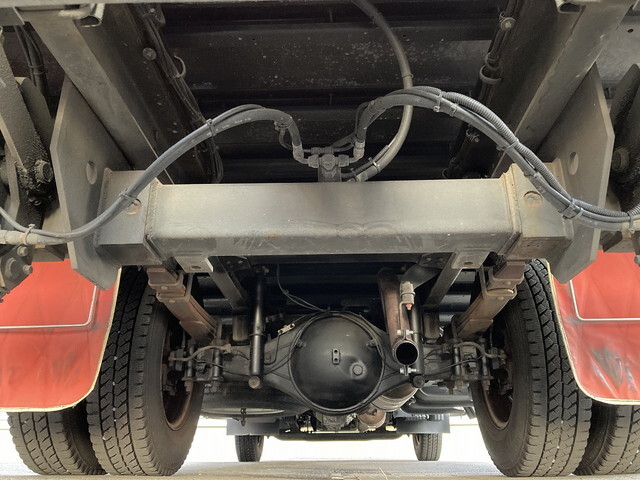 三菱ふそうキャンターアルミバン小型（2t・3t）[写真13]