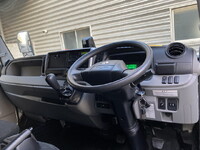 三菱ふそうキャンターアルミバン小型（2t・3t）[写真18]