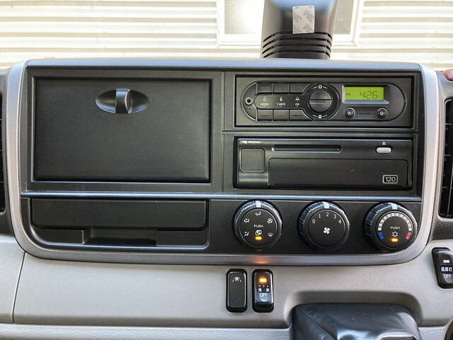 三菱ふそうキャンターアルミバン小型（2t・3t）[写真18]