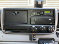 三菱ふそうキャンターアルミバン小型（2t・3t）[写真19]