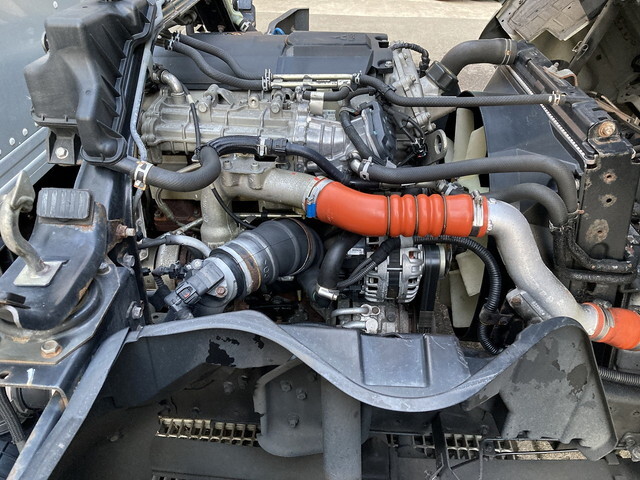 三菱ふそうキャンターアルミバン小型（2t・3t）[写真32]