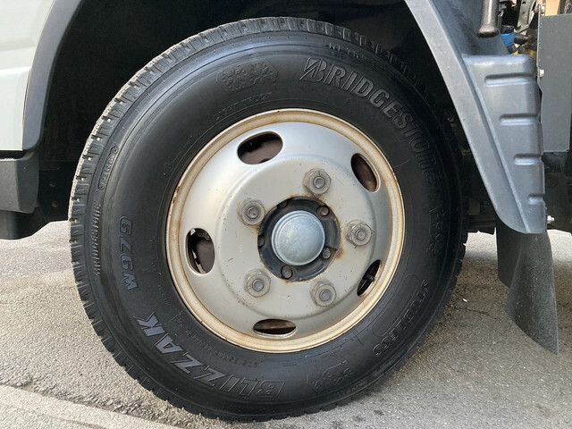 三菱ふそうキャンターアルミバン小型（2t・3t）[写真34]