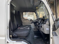 三菱ふそうキャンターアルミバン小型（2t・3t）[写真37]