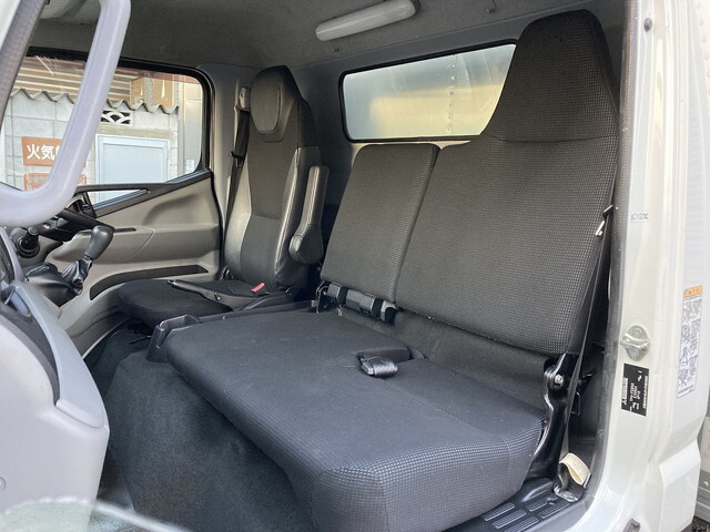 三菱ふそうキャンターアルミバン小型（2t・3t）[写真40]