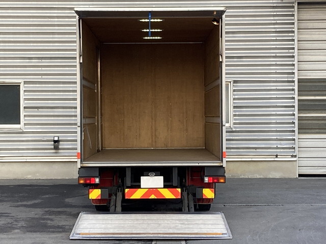 三菱ふそうキャンターアルミバン小型（2t・3t）[写真05]