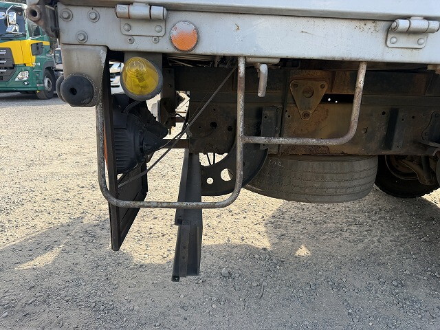 日野レンジャー平ボディ増トン（6t・8t）[写真17]