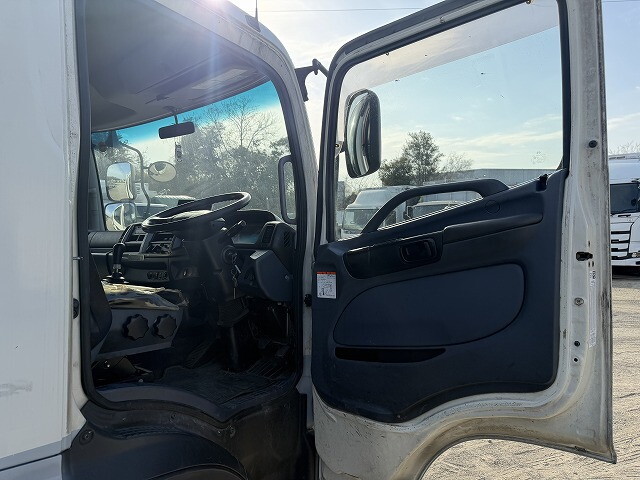 日野レンジャー平ボディ増トン（6t・8t）[写真20]