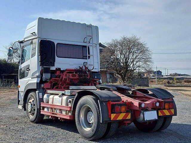 UDトラックスクオントレーラーヘッド（トラクターヘッド）大型（10t）[写真02]