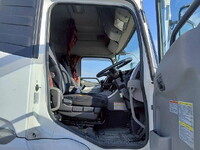 UDトラックスクオントレーラーヘッド（トラクターヘッド）大型（10t）[写真40]