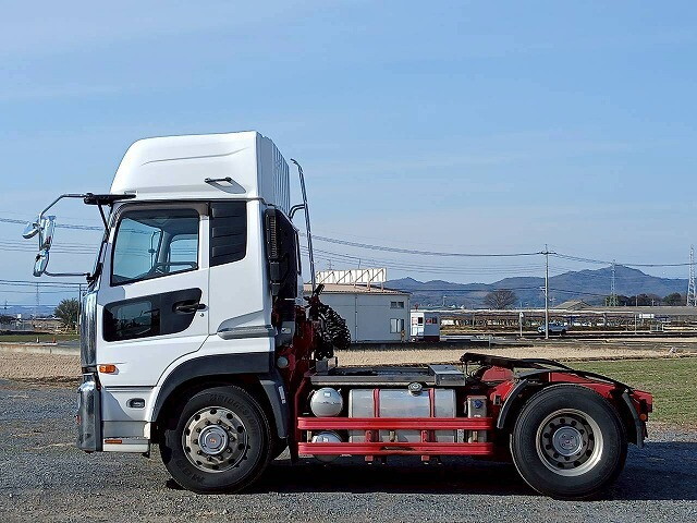 UDトラックスクオントレーラーヘッド（トラクターヘッド）大型（10t）[写真06]