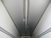 三菱ふそうスーパーグレート冷蔵冷凍ウイング大型（10t）[写真12]