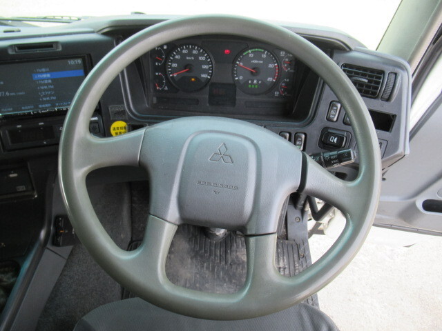 三菱ふそうスーパーグレート冷蔵冷凍ウイング大型（10t）[写真26]