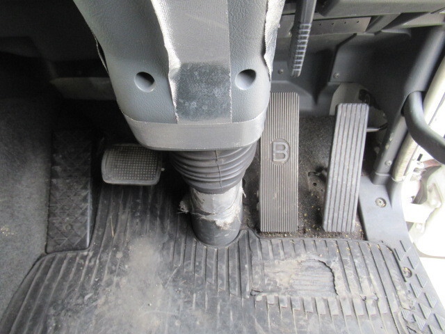 三菱ふそうスーパーグレート冷蔵冷凍ウイング大型（10t）[写真31]