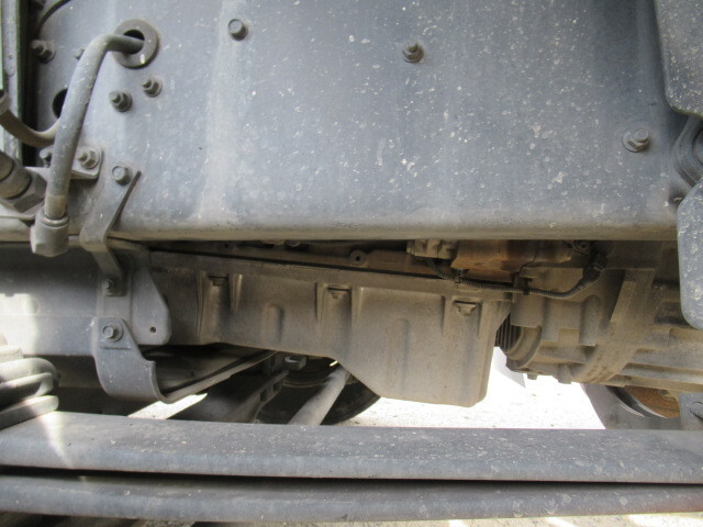 三菱ふそうスーパーグレート冷蔵冷凍ウイング大型（10t）[写真35]