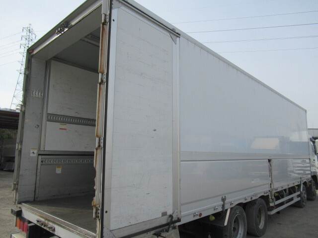 三菱ふそうスーパーグレート冷蔵冷凍ウイング大型（10t）[写真06]