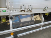 いすゞフォワードアルミウイング中型（4t）[写真15]