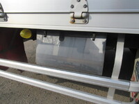 いすゞフォワードアルミウイング中型（4t）[写真16]