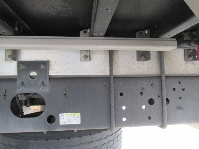 いすゞフォワードアルミウイング中型（4t）[写真17]