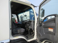 いすゞフォワードアルミウイング中型（4t）[写真22]