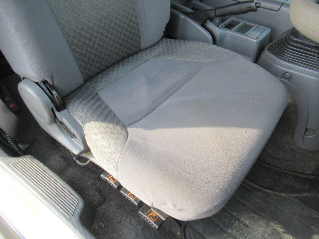 いすゞフォワードアルミウイング中型（4t）[写真22]