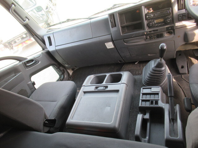 いすゞフォワードアルミウイング中型（4t）[写真27]