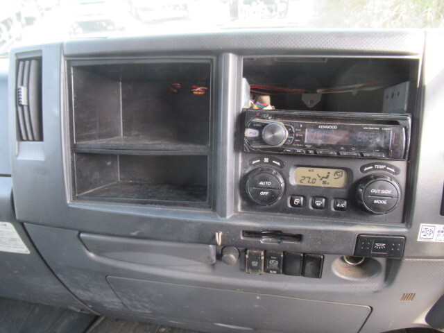 いすゞフォワードアルミウイング中型（4t）[写真30]