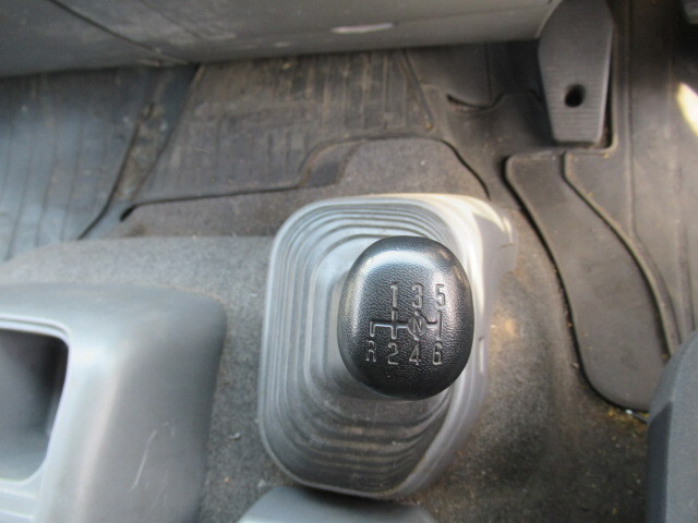 いすゞフォワードアルミウイング中型（4t）[写真31]