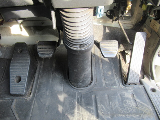 いすゞフォワードアルミウイング中型（4t）[写真32]