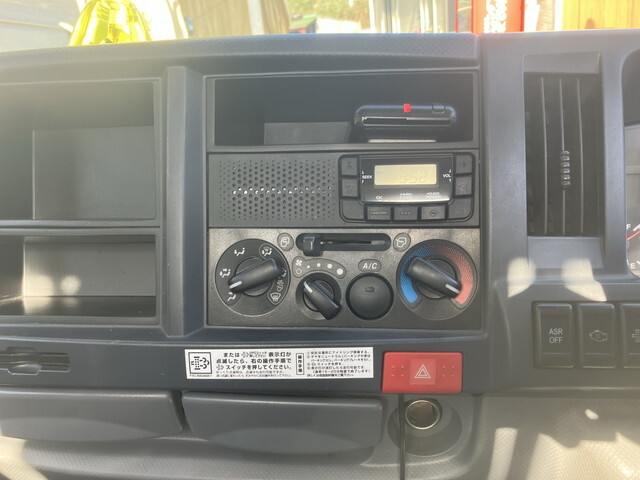 いすゞエルフクレーン3段小型（2t・3t）[写真34]