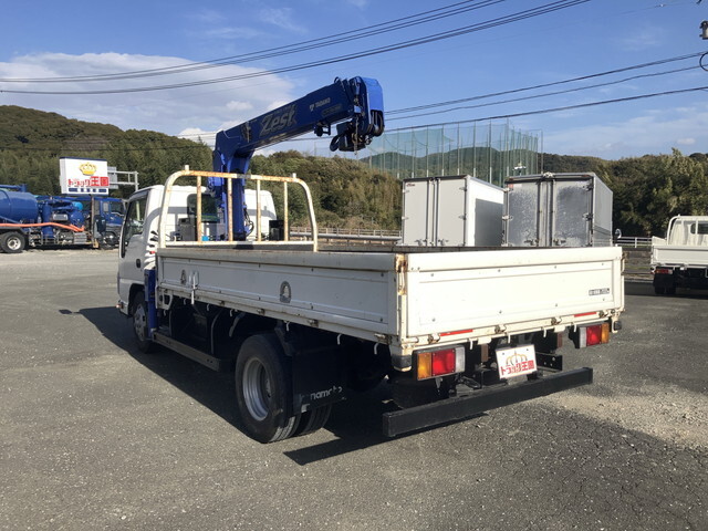 いすゞエルフクレーン3段小型（2t・3t）[写真04]