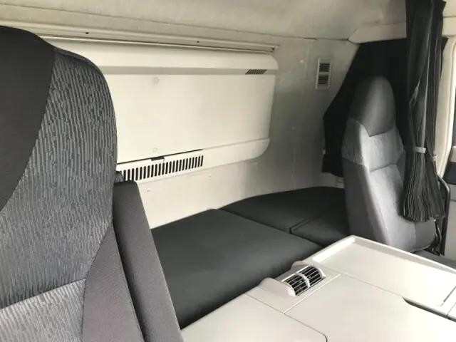 三菱ふそうスーパーグレートバルク車（粉粒体運搬車）大型（10t）[写真12]